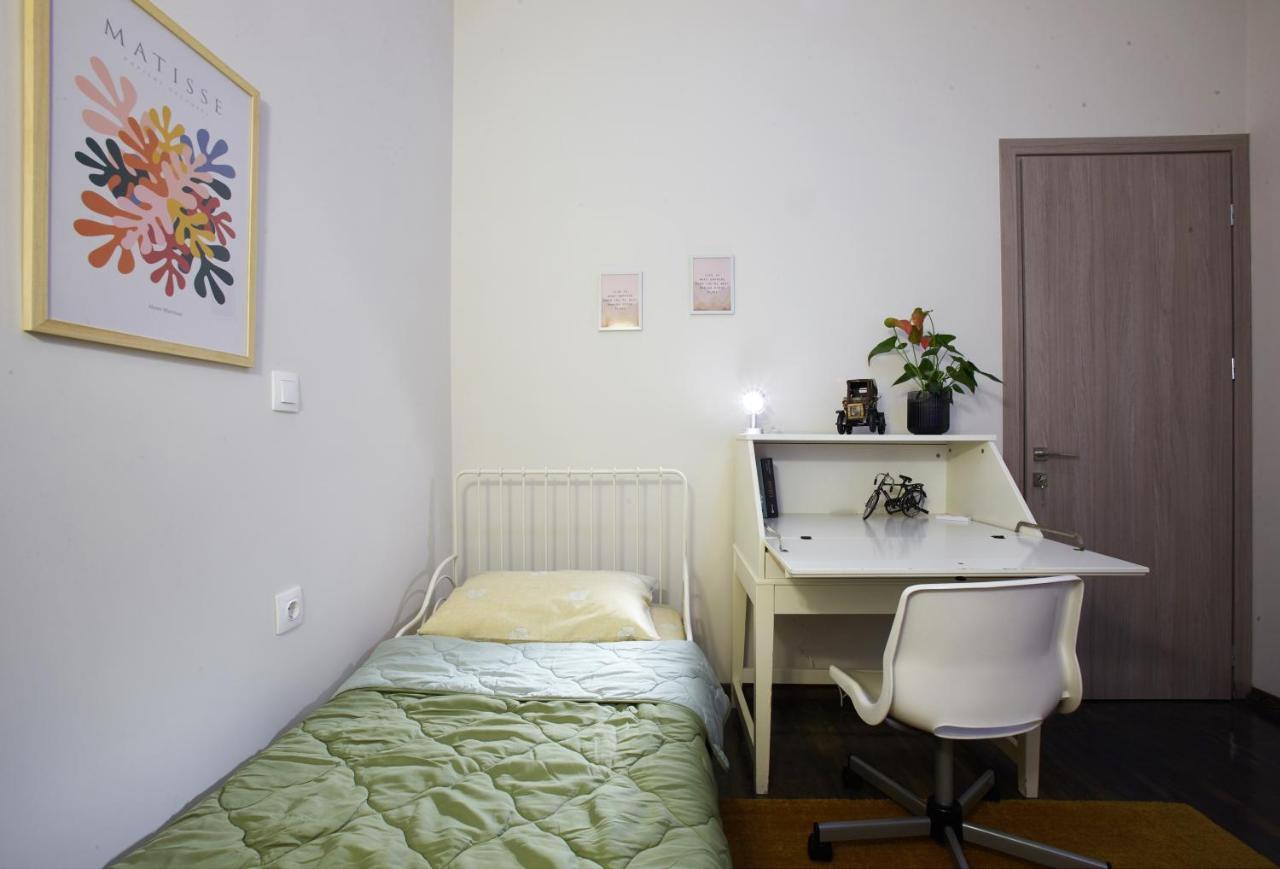 L Cozzy Apartment